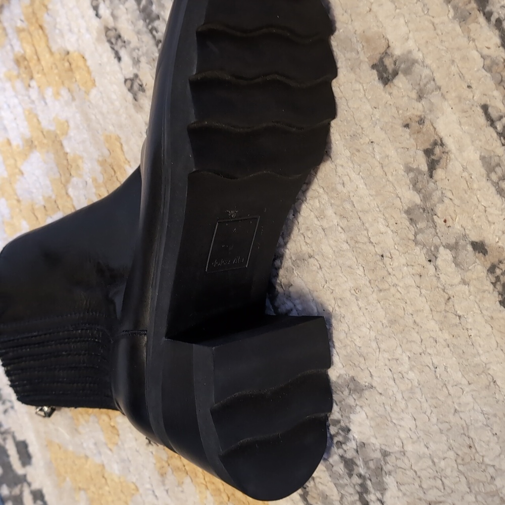 dolce Vita rain boots - Picture 3 of 3